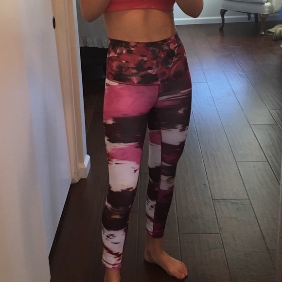 Lululemon Patterned High waisted Leggings - Picture 4 of 6